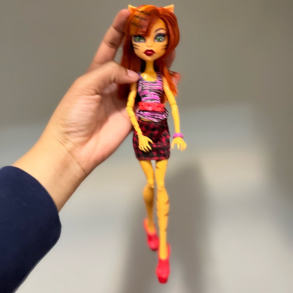 Monster high toralei stripe doll